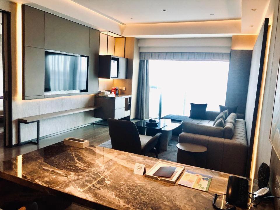 上海临港美爵酒店 外观 照片